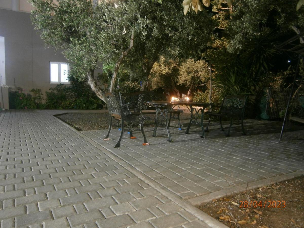Aphrodite Studios & Apartment Bali  Екстер'єр фото